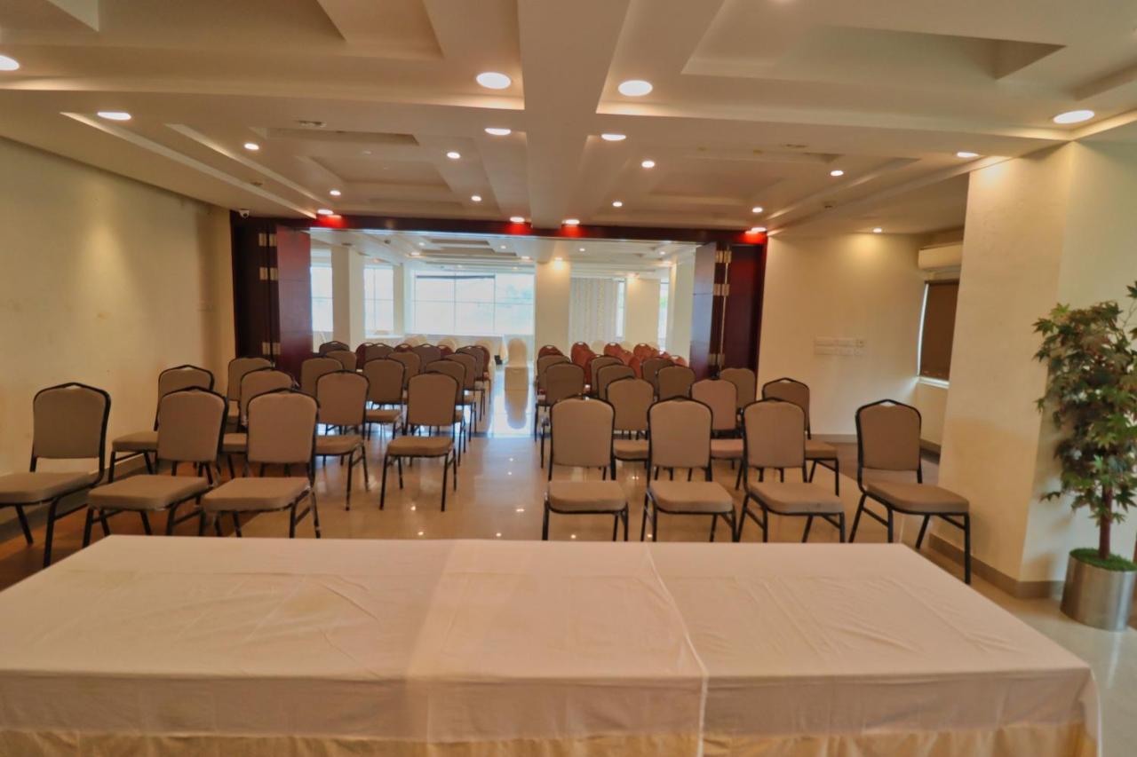 Crestmont Ashapurna Jaipur, Banipark Hotel Eksteriør billede