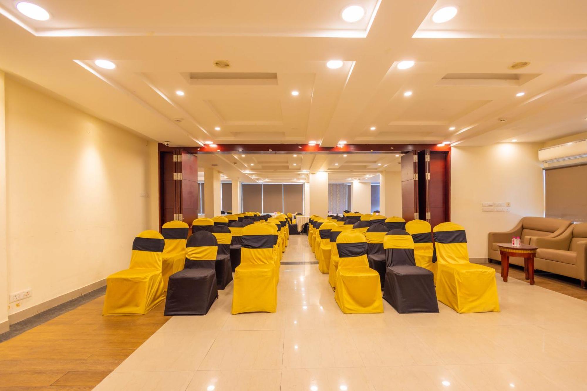Crestmont Ashapurna Jaipur, Banipark Hotel Eksteriør billede