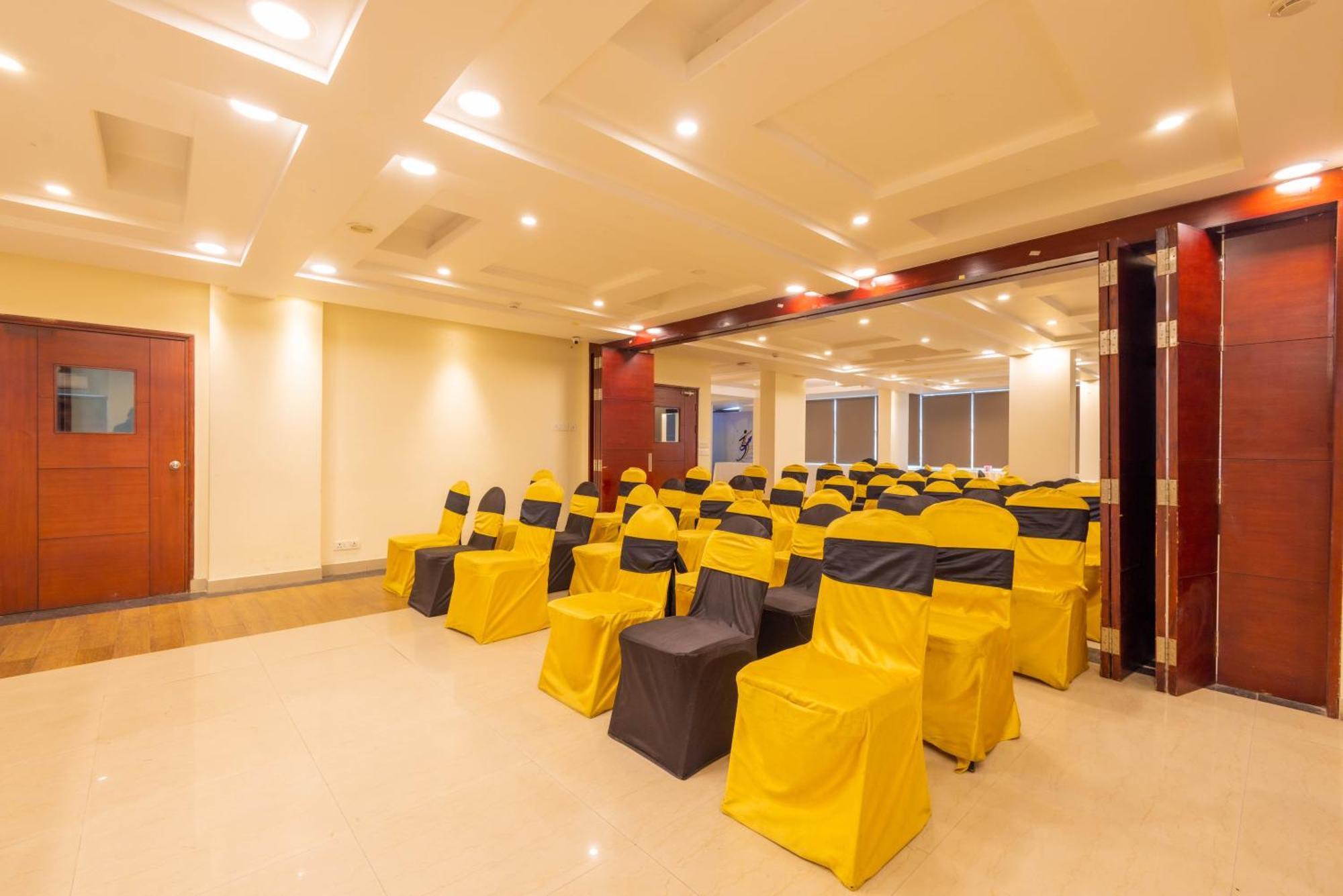 Crestmont Ashapurna Jaipur, Banipark Hotel Eksteriør billede