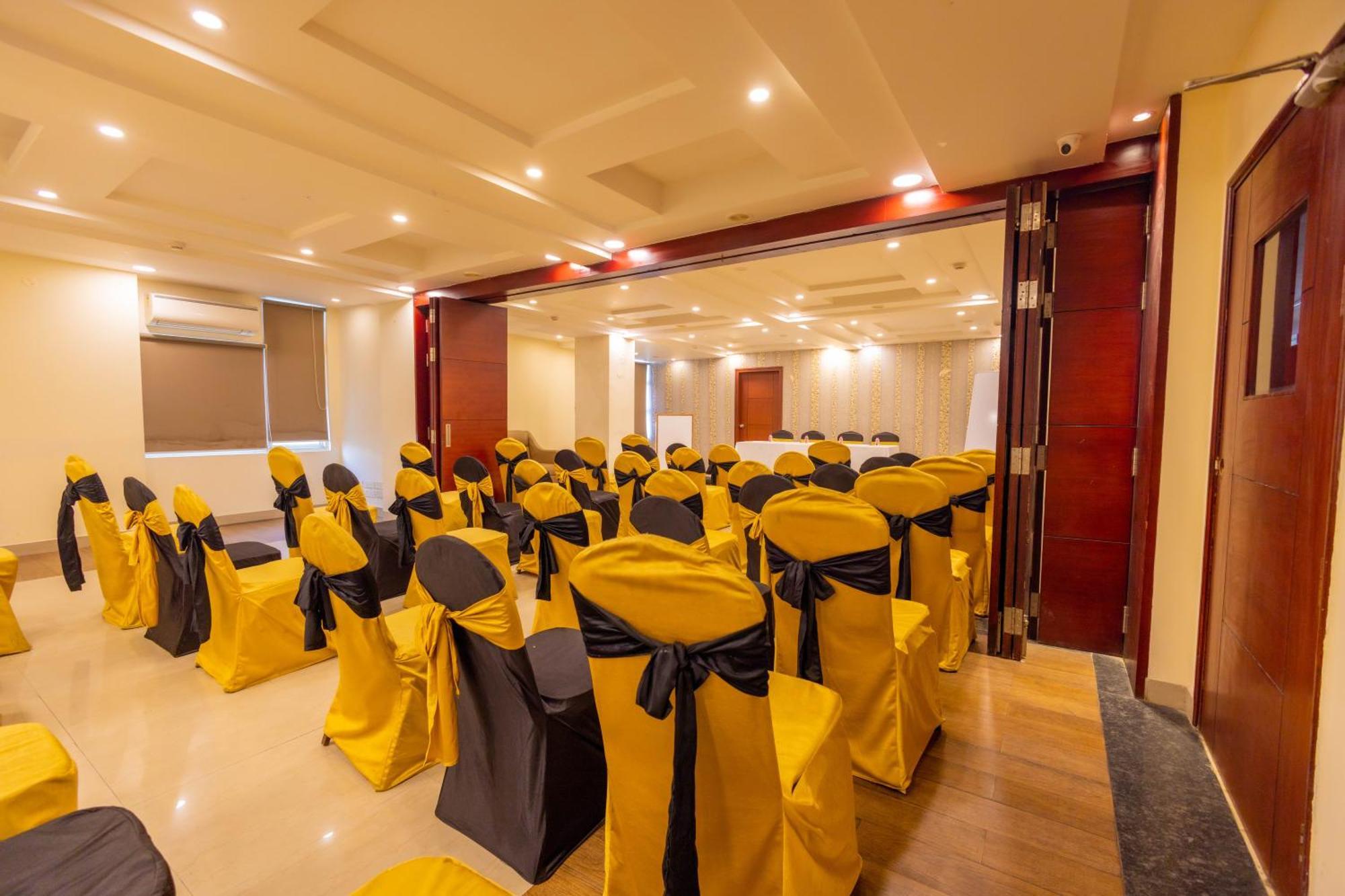 Crestmont Ashapurna Jaipur, Banipark Hotel Eksteriør billede