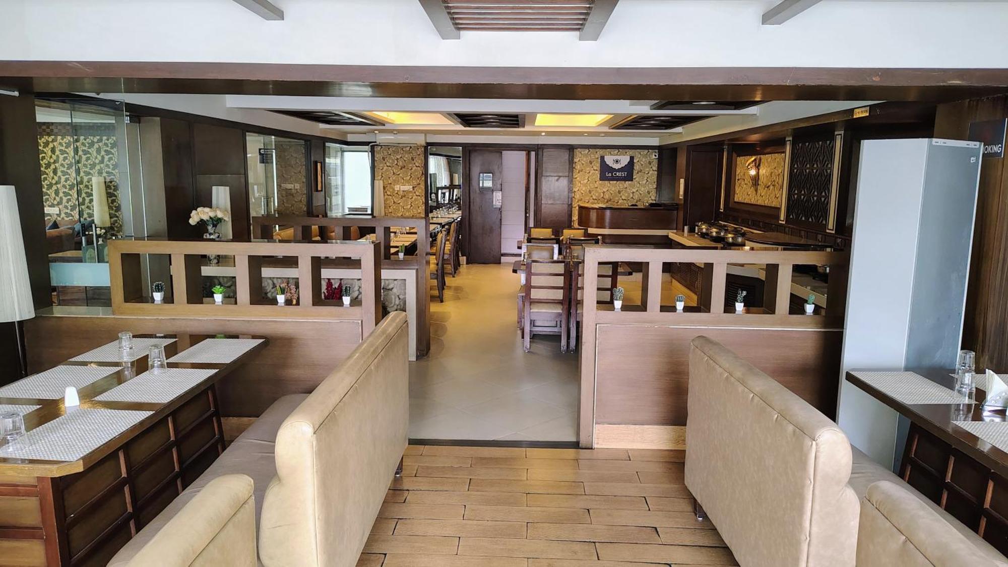 Crestmont Ashapurna Jaipur, Banipark Hotel Eksteriør billede